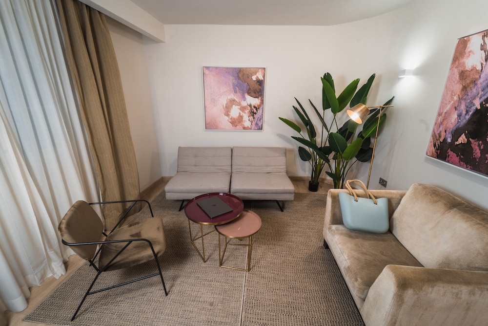 Junior Suite - Photo 8