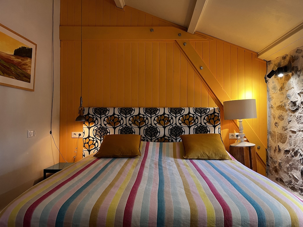 Room (Challon)