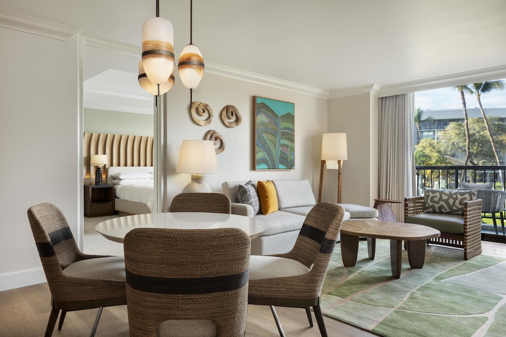 Grand Suite, 1 Bedroom, Resort View (Palace Grand, Newly Renovated) thumbnail 6