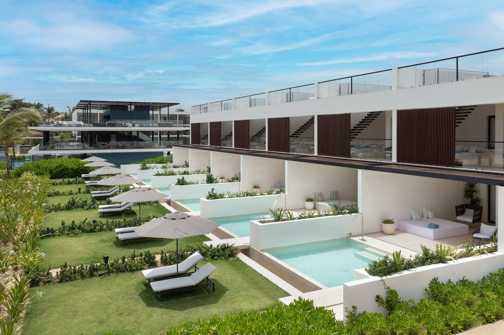 Tierra Suite Ocean Front thumbnail 6