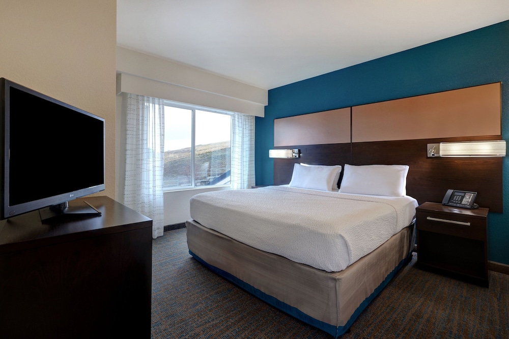 Suite, 1 King Bed with Sofa bed (Hearing Accessible) photo 3