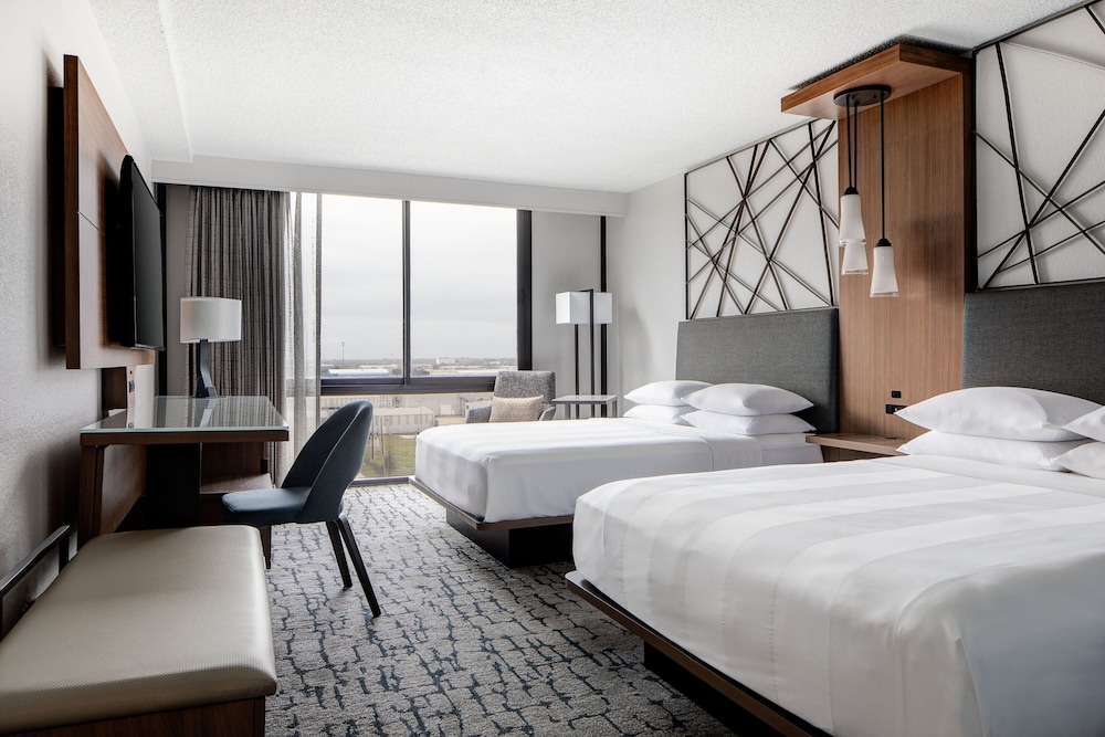 Room, 2 Queen Beds (Mobility/Hearing Access, Roll-In Shwr)