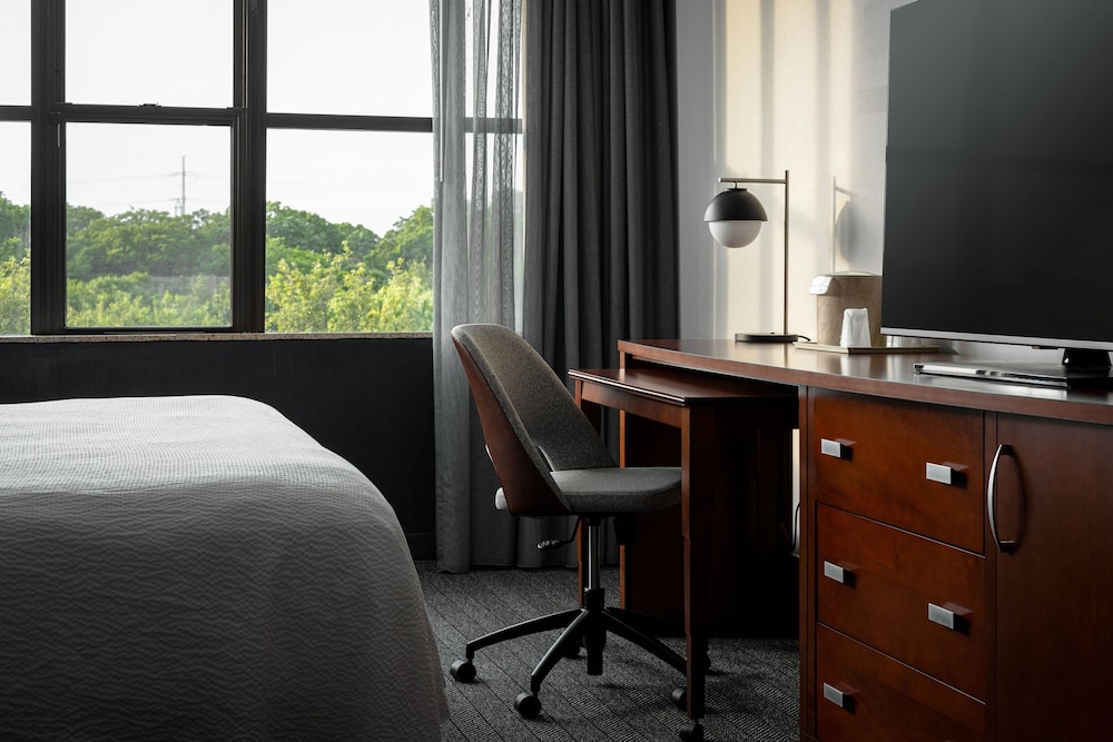 Room, 2 Queen Beds (Hearing Accessible) - Photo 2