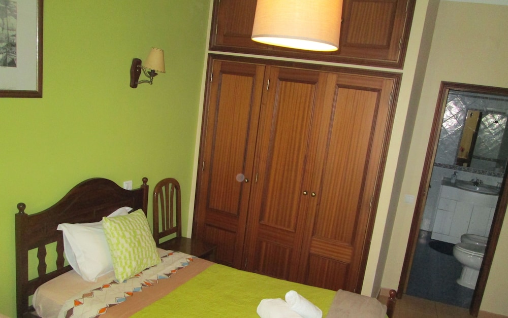 Twin Room, Private Bathroom photo 3