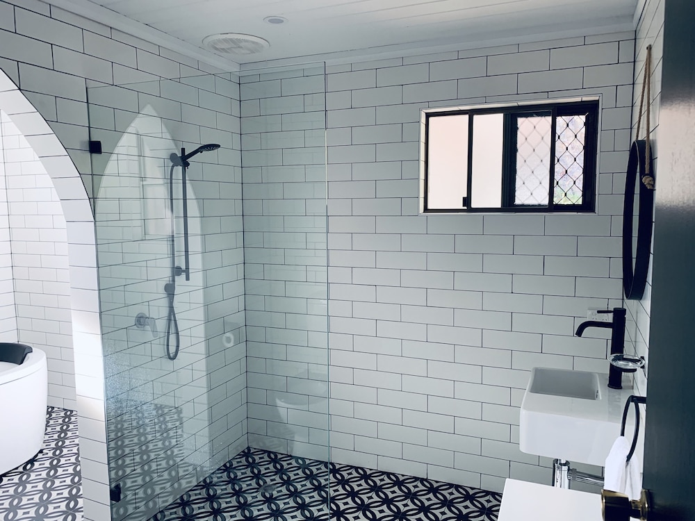 Spa Bath Single Level Townhouse photo 3