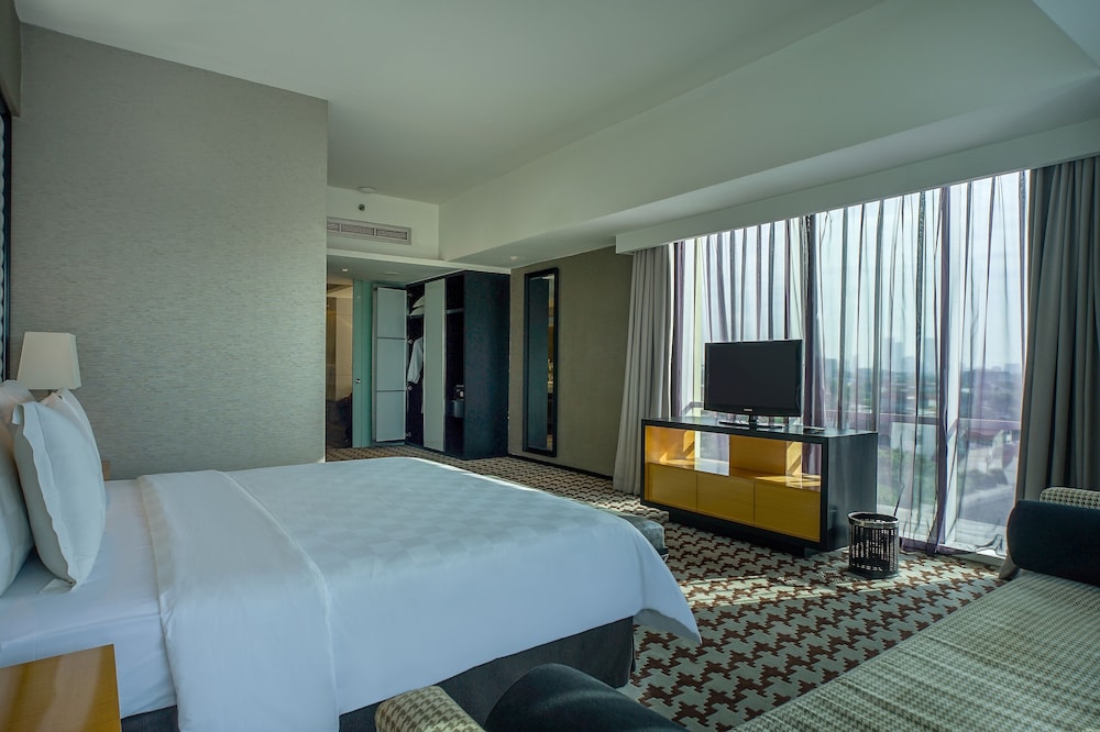 Prominent Suite - Photo 14