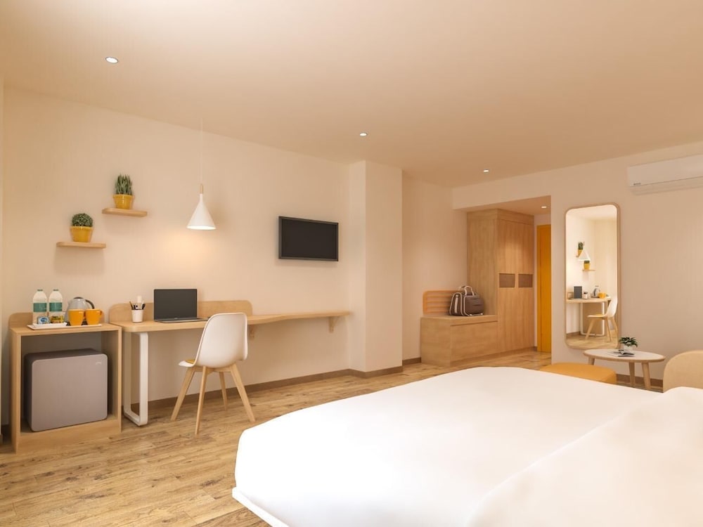 Deluxe Double Room, City View