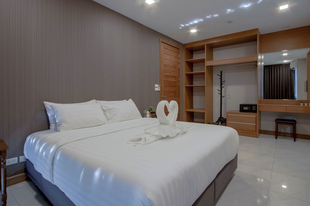 Two-Bedroom Royal Suite photo 3