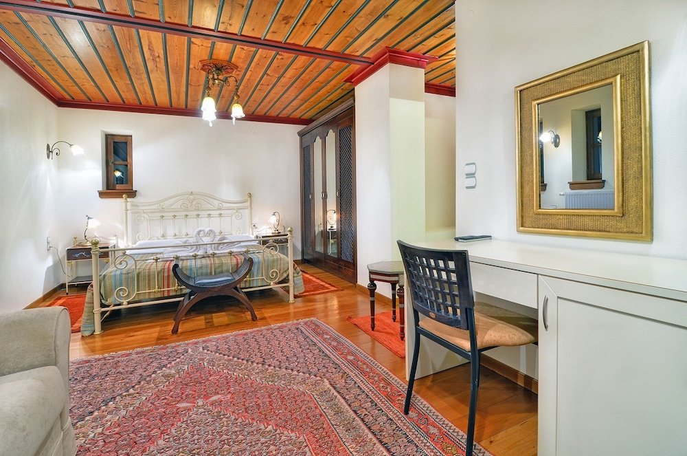 Deluxe Double Room, Fireplace photo 2