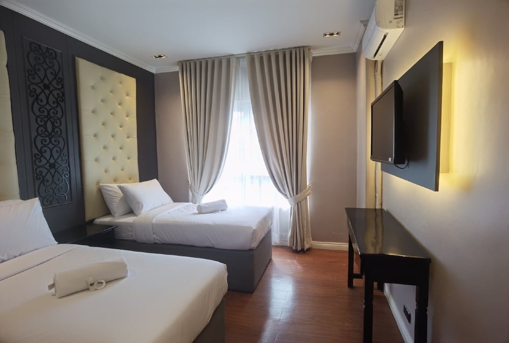 Twin Room - Photo 2