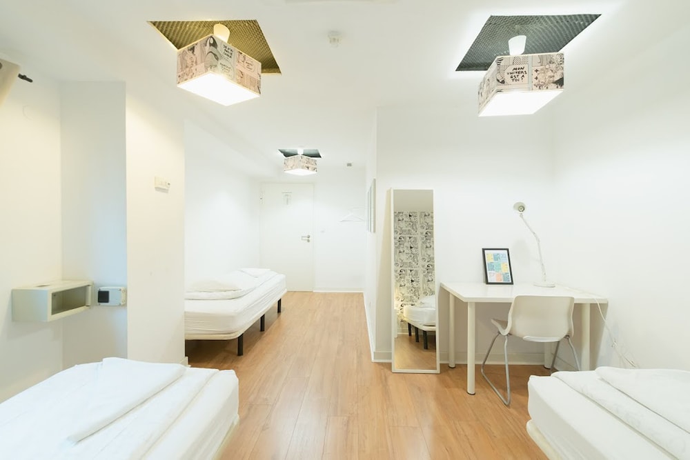 Triple Room, Shared Bathroom (Private Room) photo 2