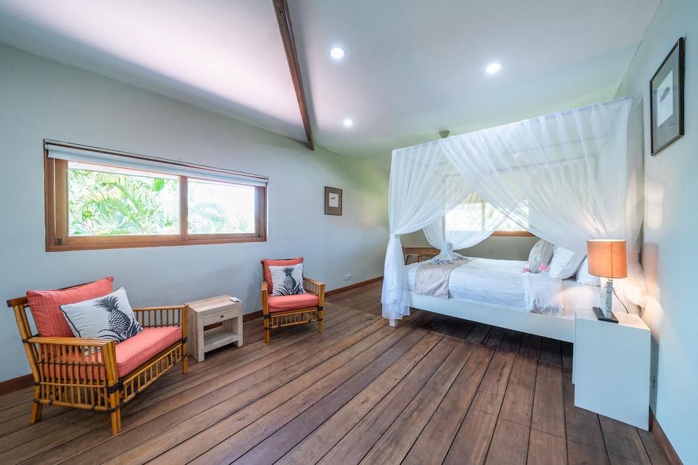 Family Villa, 4 Bedrooms, Pool View - Photo 15