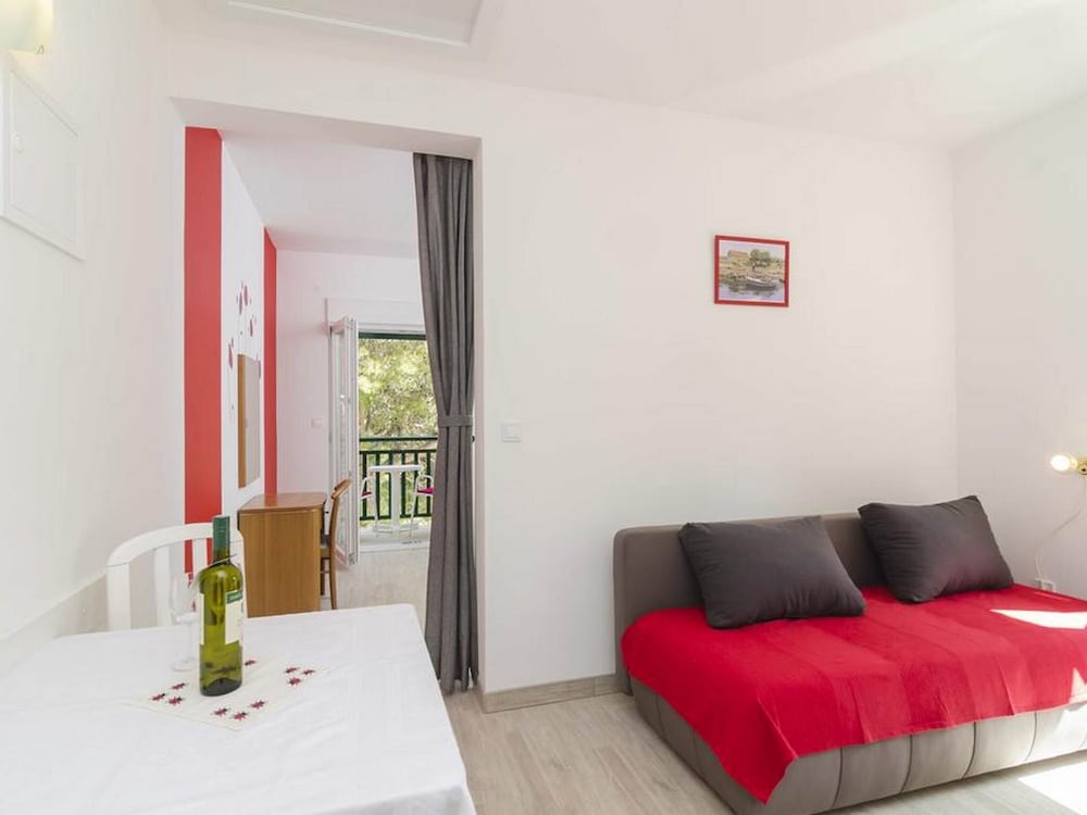Apartment (One Bedroom Apartment with Balcony) photo 2