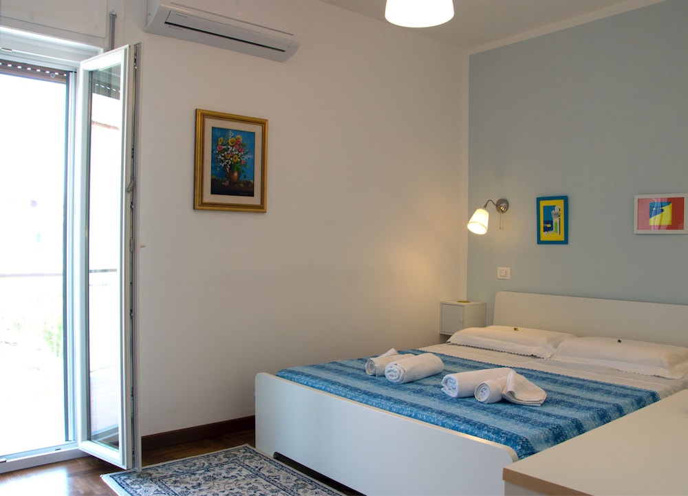 Basic Double Room photo 1