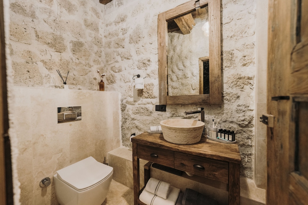 Deluxe Room - Photo 14