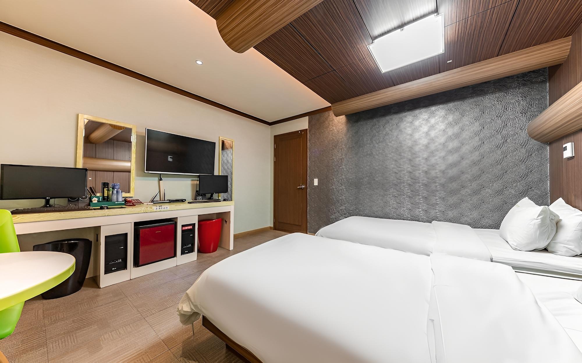 Room (Twin Room - Air Purifier (Styler Netf) photo 2