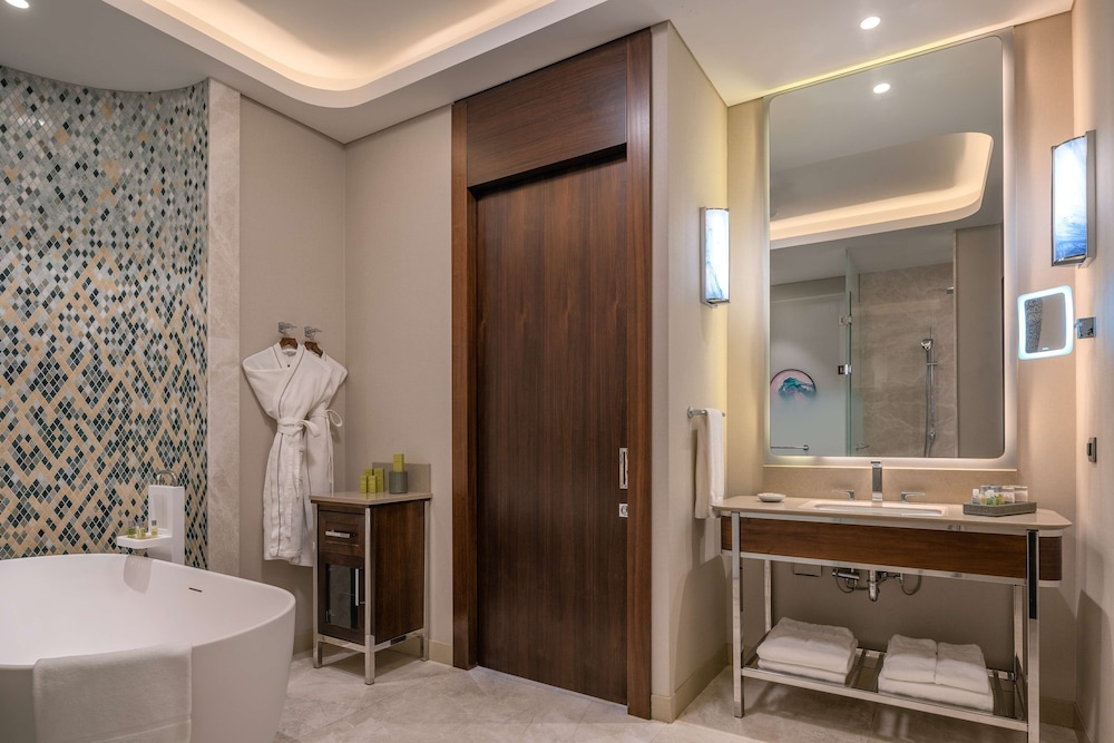 Suite, 1 Bedroom, Kitchen - Photo 6
