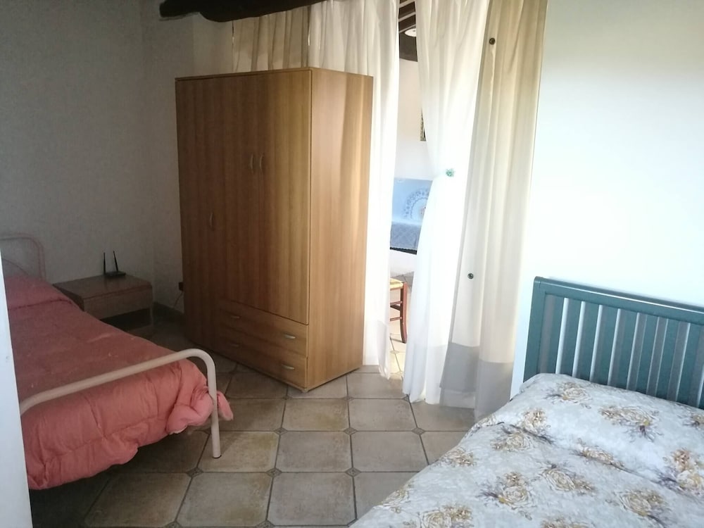 House, Multiple Bedrooms