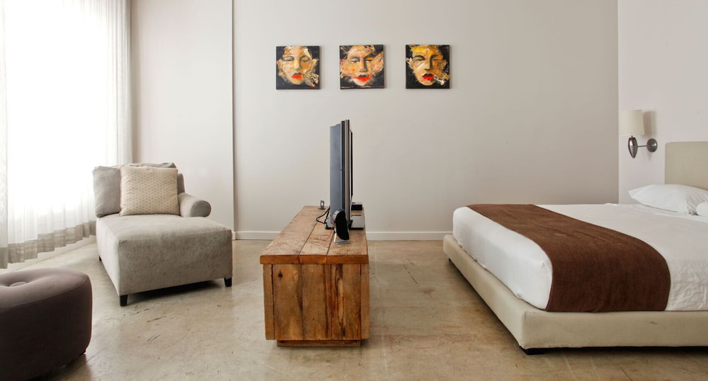 Deluxe Room, 1 King Bed, City View (Studio Loft - LDNK) photo 3