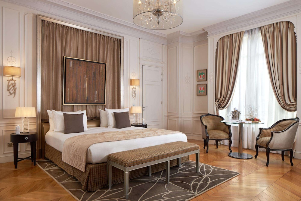 Grand Room (Deluxe) photo 1