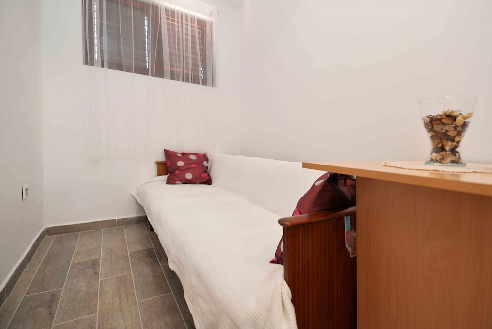 Apartment (Mili - near the sea and the centar of) photo 3