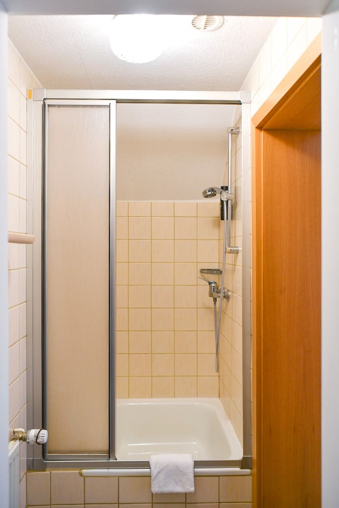 Basic Room, 2 Bedrooms, Non Smoking photo 3