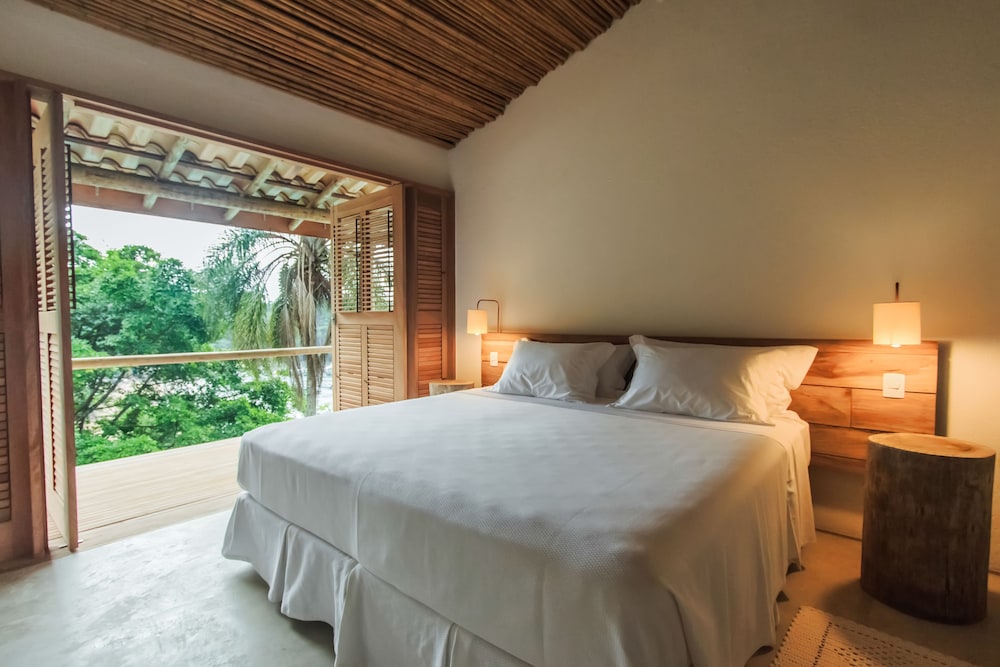 Suite, Bathtub, Partial Sea View photo 3