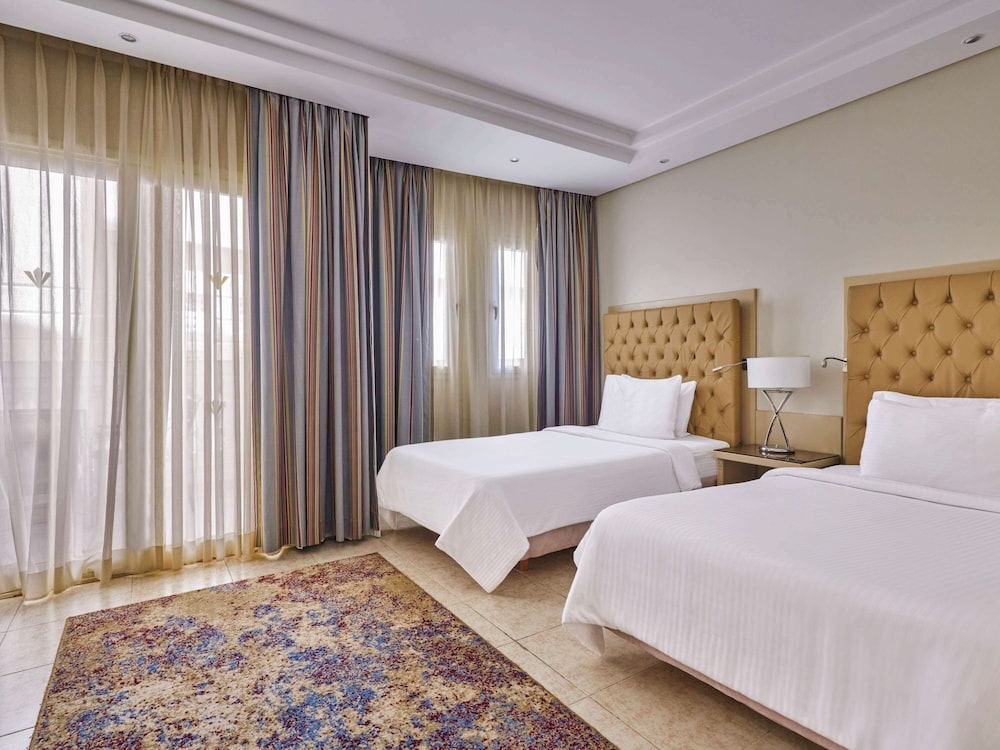Superior Room, 1 King Bed (Aqua) photo 1