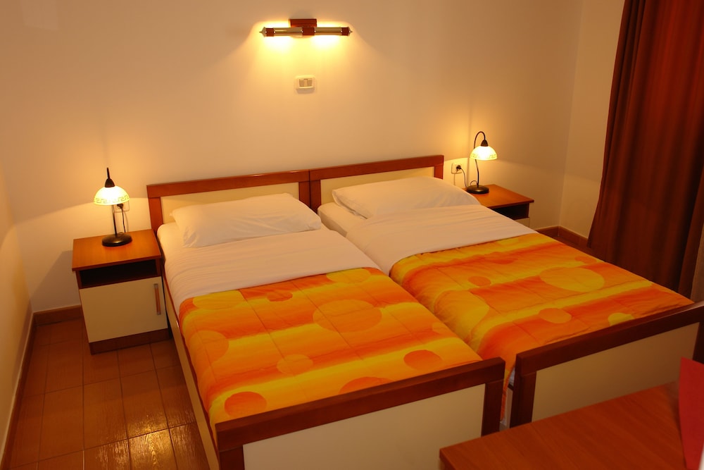 Classic Double or Twin Room, Balcony photo 3