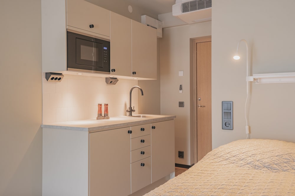 Gardenview Studio (1105)