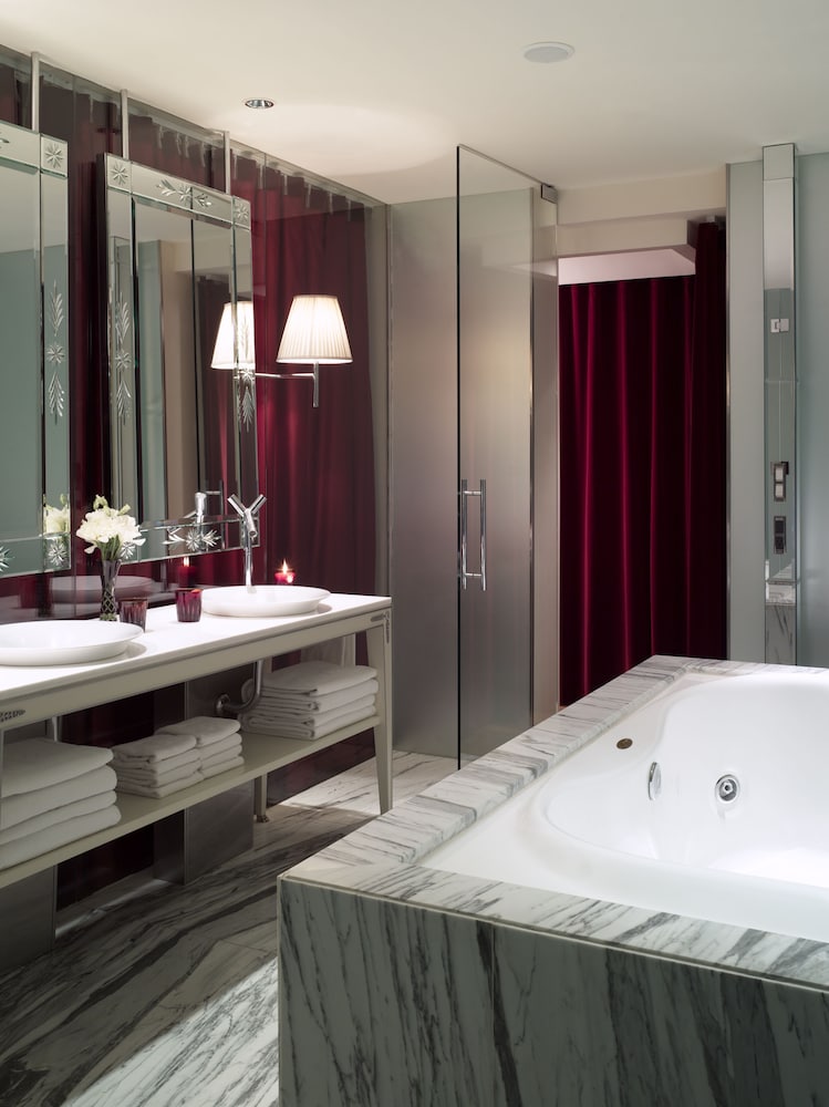 Suite, Tower thumbnail 6