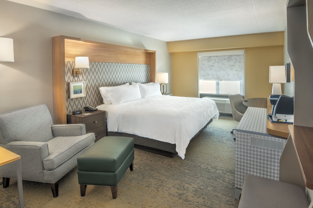 Suite, 1 King Bed - Photo 2