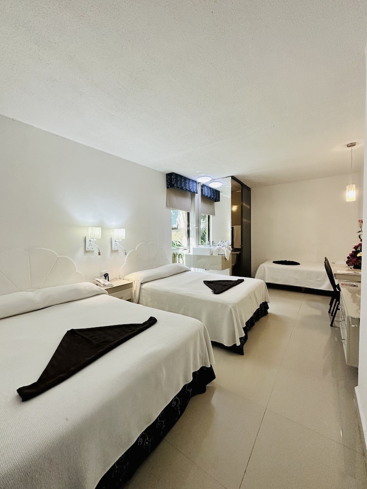 Family Triple Room, Multiple Beds, Non Smoking photo 1