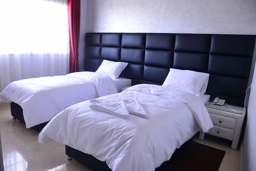 Twin Room, 2 Twin Beds photo 2