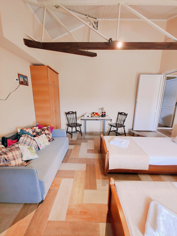 Standard Suite photo 2