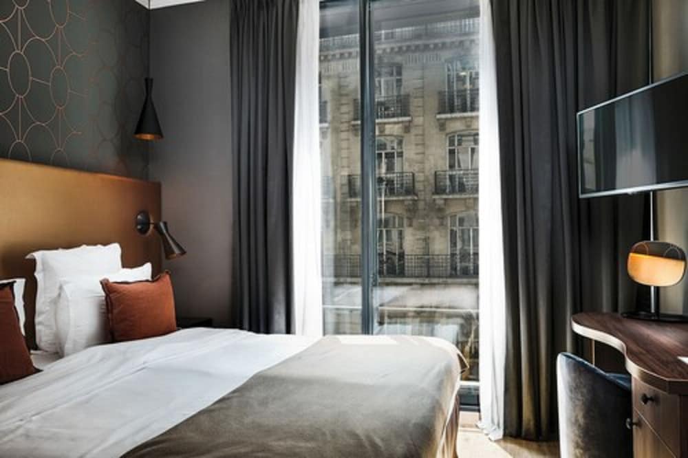Classic Double Room, 1 Queen Bed, City View photo 2