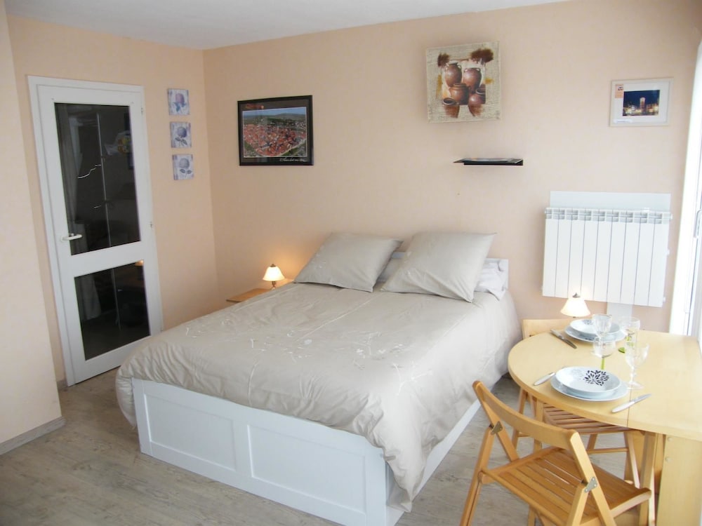Panoramic Studio, 1 Double Bed photo 1