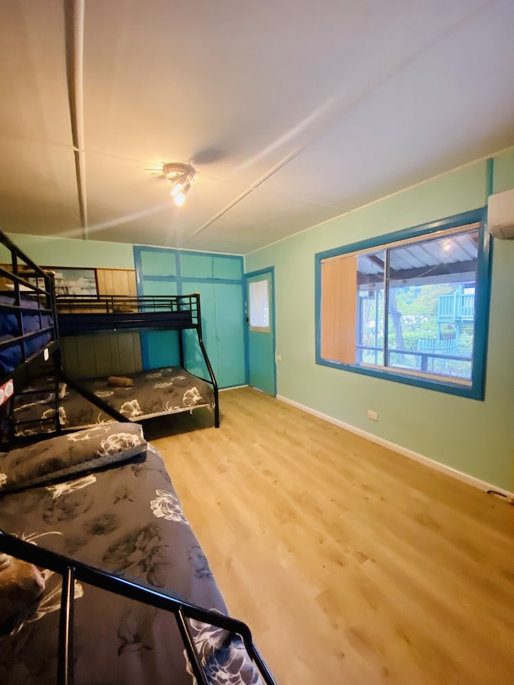 House, 2 Bedrooms, 2 Bathrooms photo 2