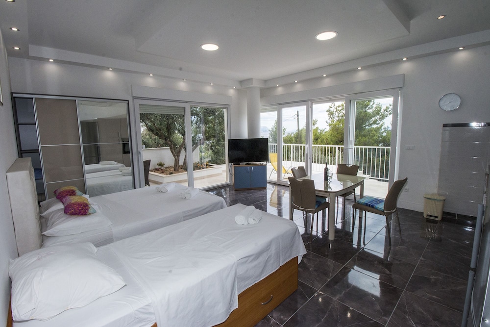 Luxury Studio, Sea View