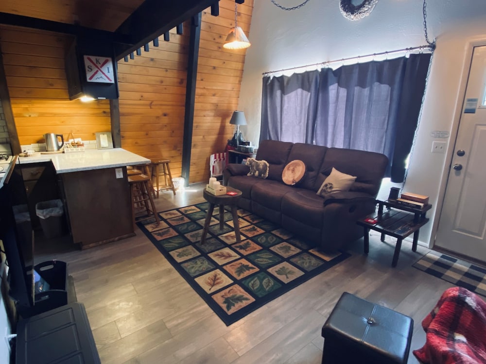Basic Cabin photo 2
