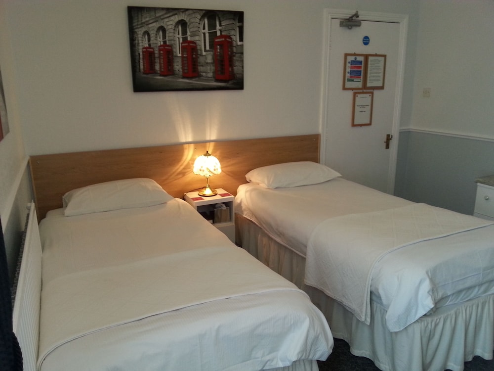 Double or Twin Room, Ensuite photo 2