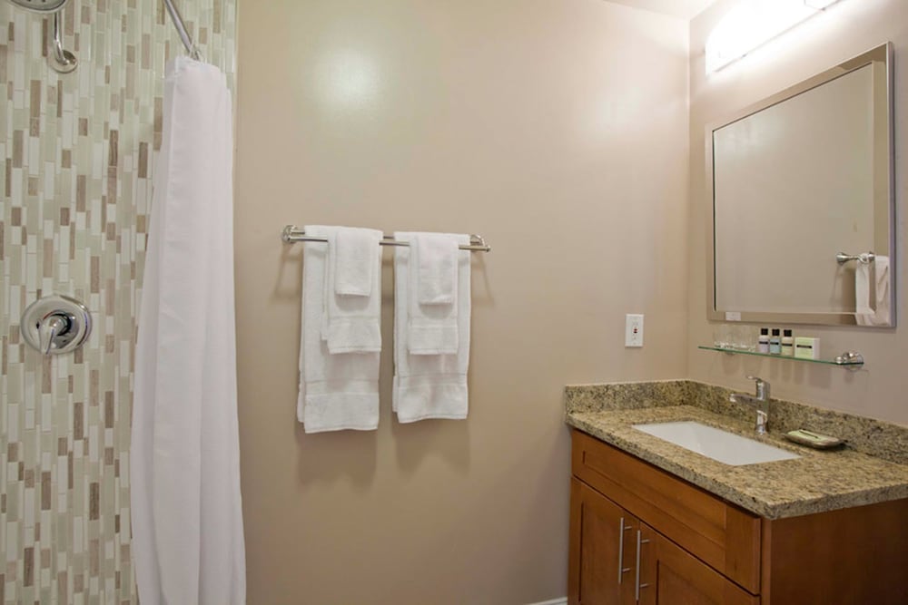 Suite, 1 Bedroom, Kitchen - Photo 14