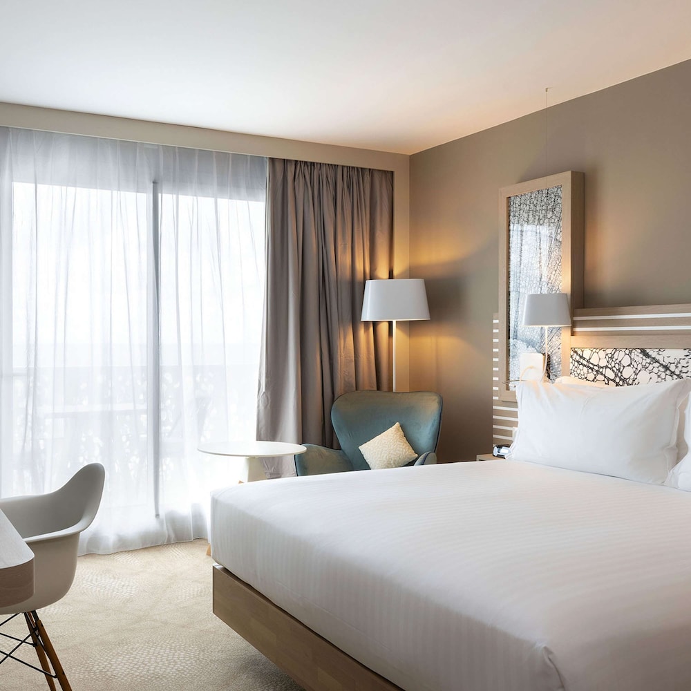 Deluxe Room, 1 King Bed - Photo 1