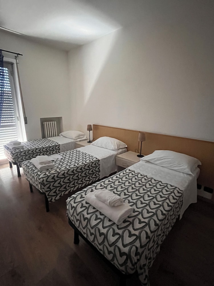 Basic Triple Room, Balcony