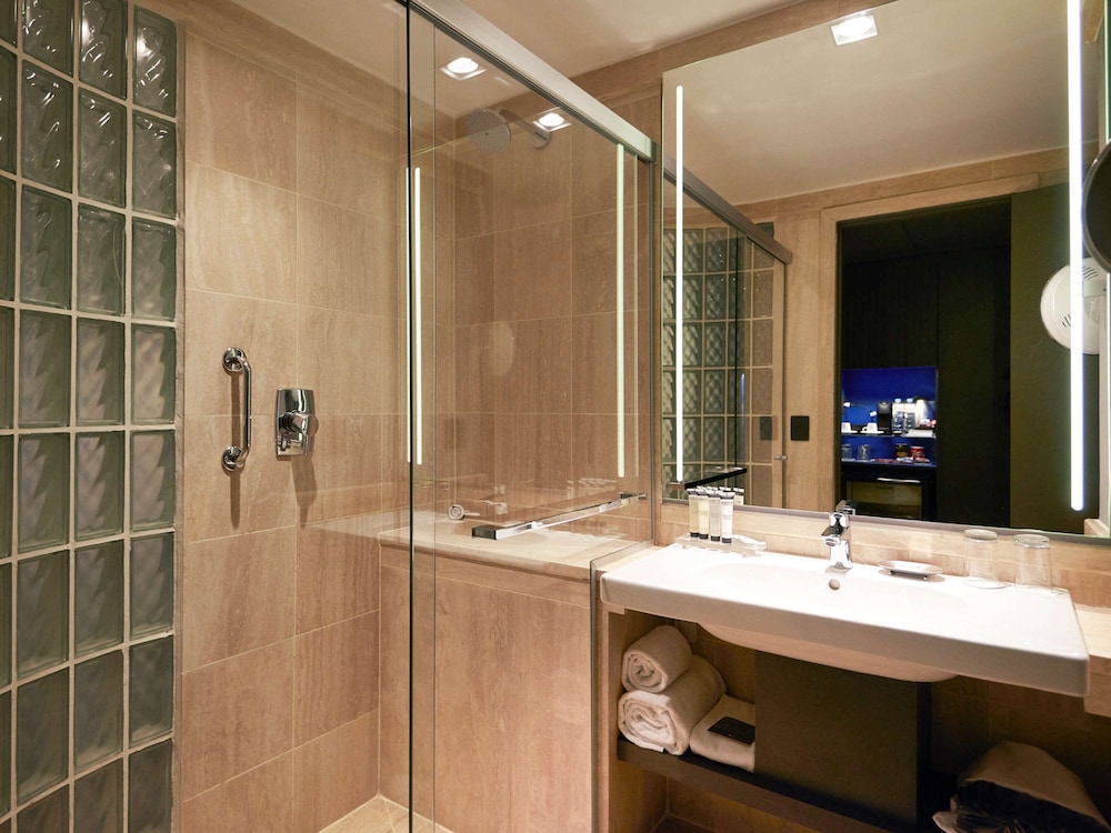 Deluxe Room, 1 Queen Bed (Premium)