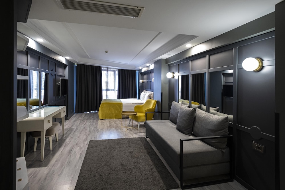 Family Room - Photo 7