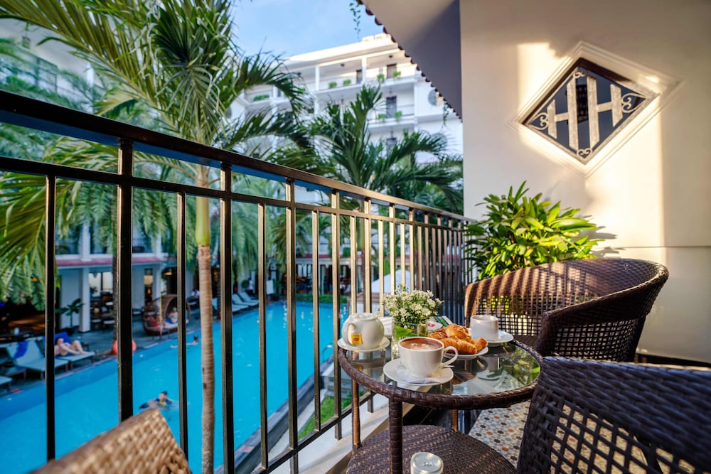 Suite with Balcony- Daily Aroma Massage Inclusive For 2 pax. - Photo 7