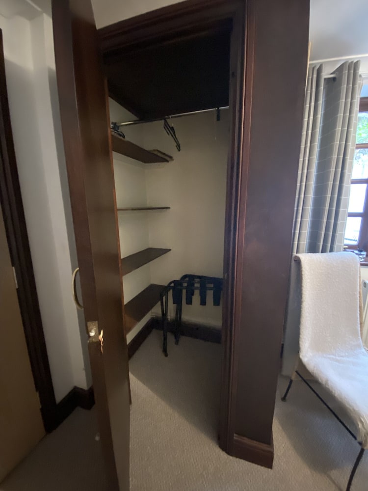 Luxury Twin Room, Ensuite - Photo 3