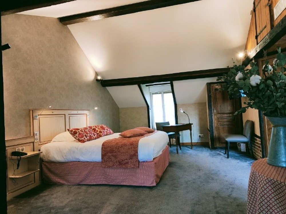 Suite, 1 Double Bed with Sofa bed, Garden View photo 2