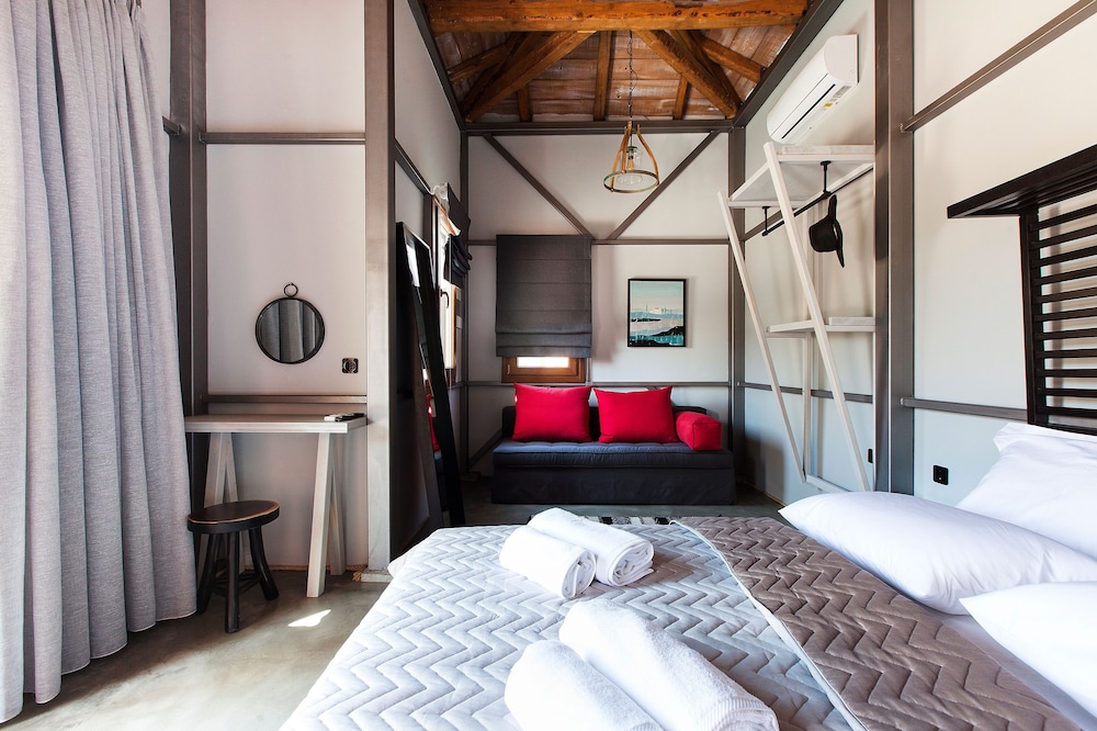 Exclusive Suite, Private Pool, Pool View photo 2
